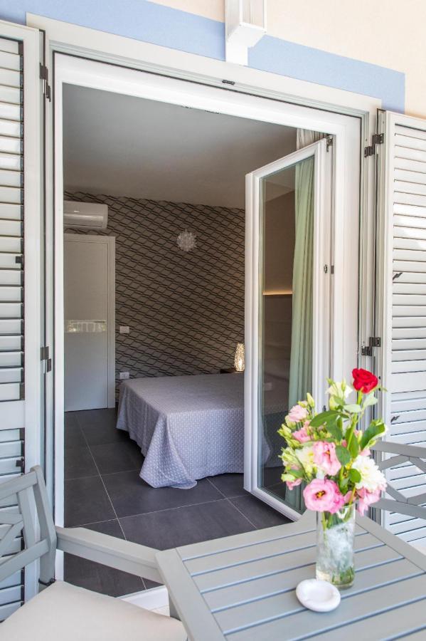 4Essences Boutique Rooms มาราเตอา ภายนอก รูปภาพ